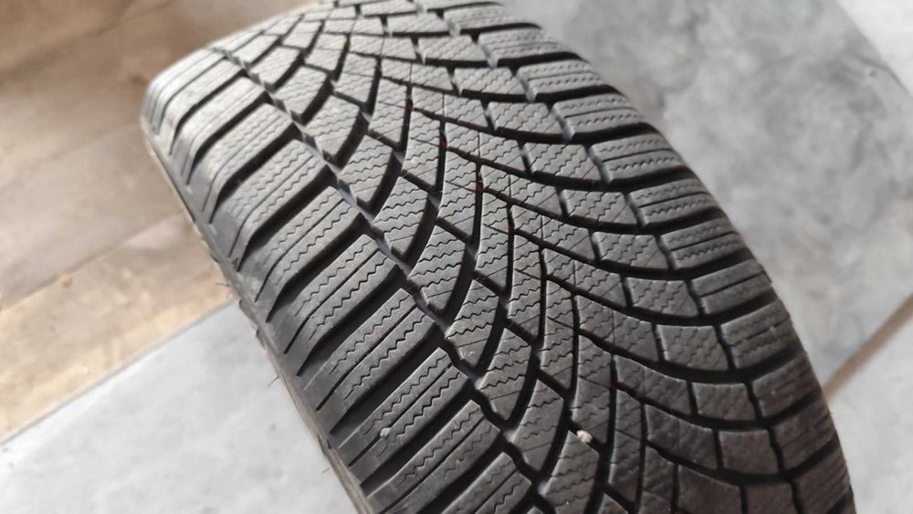 Шини Bridgestone Blizzak LM005 215/50/R17 4ШТ