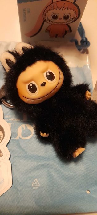 Labubu - Pin for love - R (Preto) - Novo da Popmart