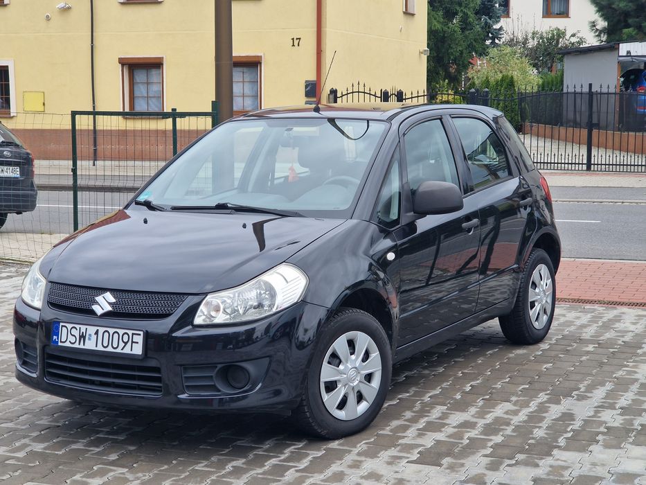Suzuki SX4 1.5 Benzyna 2010 Rok Klimatyzacja