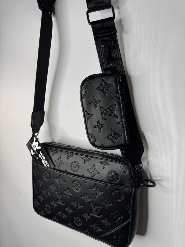 Сумка від Louis Vuitton
