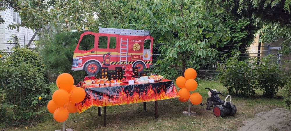 Dekoracje na party w stylu straż pożarna