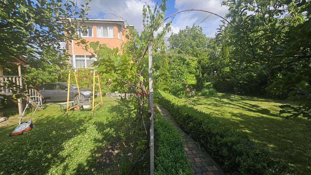 Продам заміський будинок