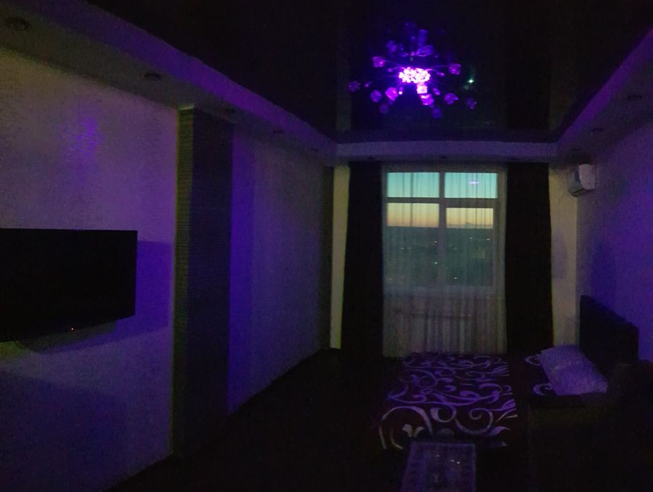 Сдаю На 25 эт. 1к.кварт. посуточно и почасово. М.Холодная гора