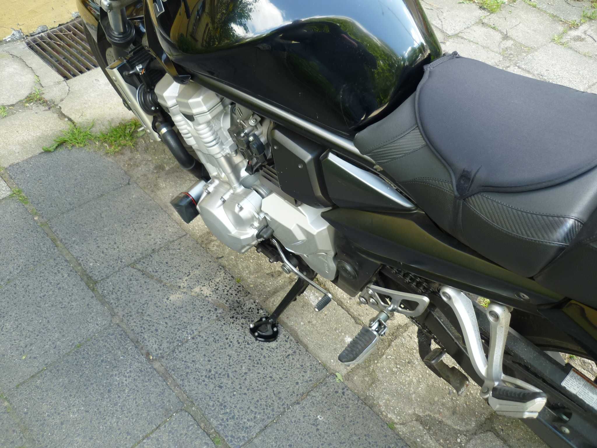 Suzuki Bandit Nakładka na stopkę,poszerzenie GSF 650,GSF 1250 07- P-ń