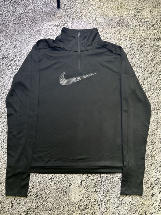 Спортивний лонгслів Nike Dri-Fit