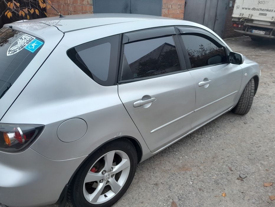 Продам мазду 3 1.6