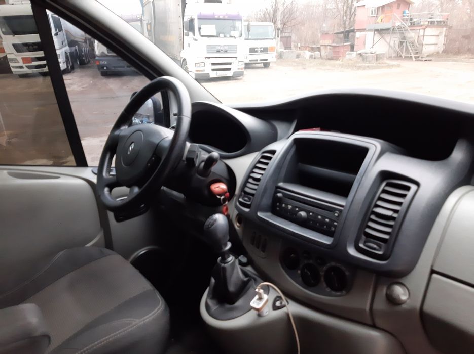 Продам рено трафік