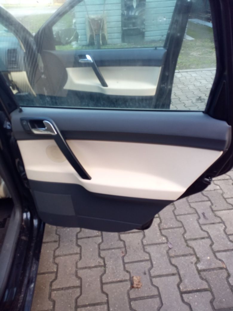 Fotele VW polo 4 9N jasne kremowe kpl