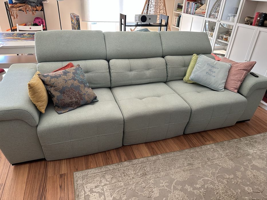 Sofa em muito bom estado.