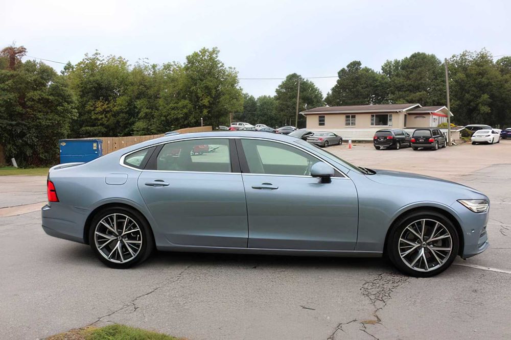 Volvo S90      2018