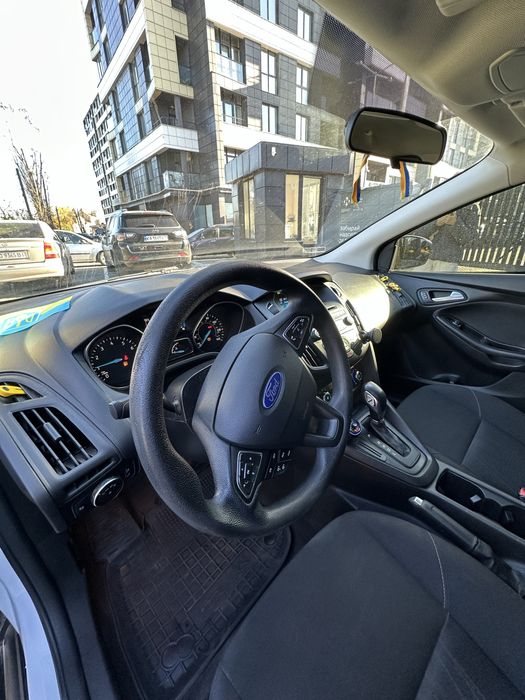 Авто Ford Focus 2.0 2017 (хетчбек, бензин, автомат)