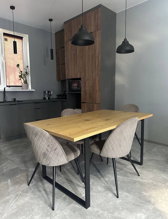 Нові Петрівці, Таун Хаус