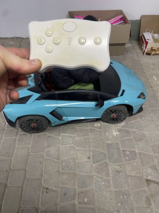 Дитячий електро автомобіль