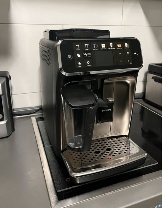 Кавомашина Philips Series 5400