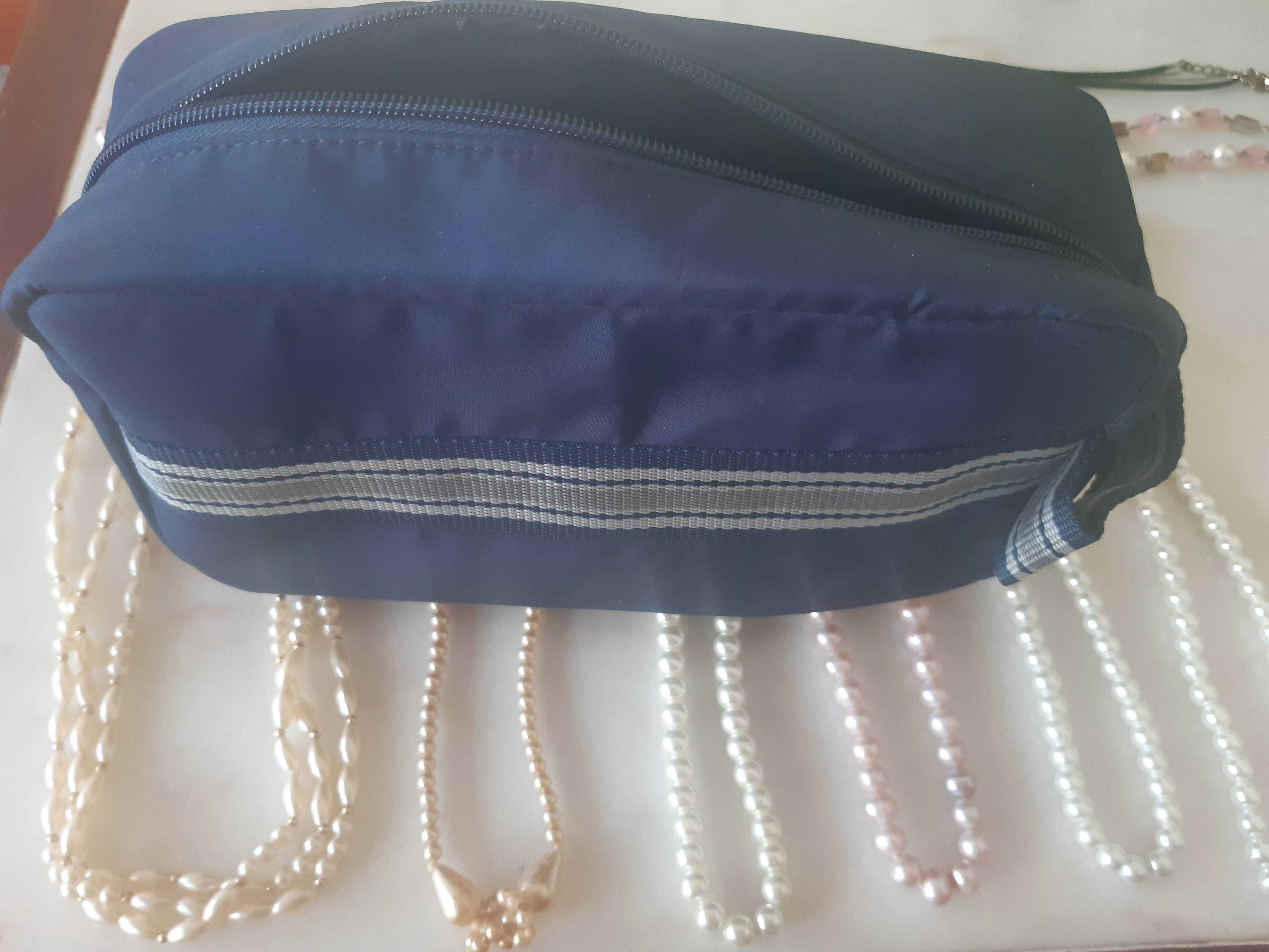 Conjunto 8 colares vintage, nunca usados, inclui bolsa