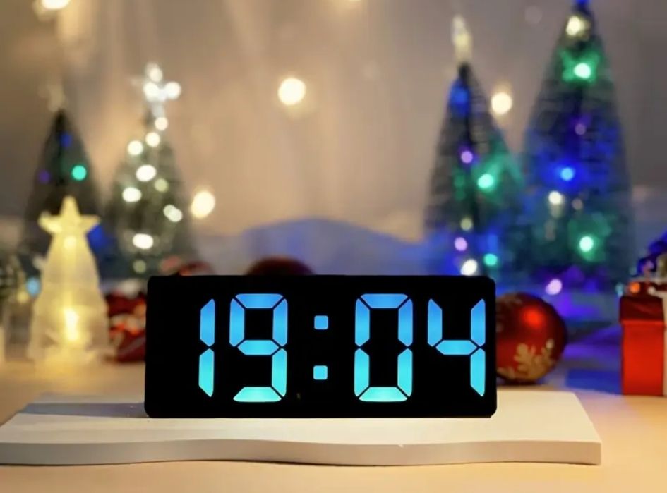 Електронний настільний годинник з будильником і термометром