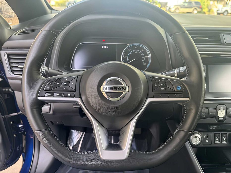 Nissan LEAF      2018
