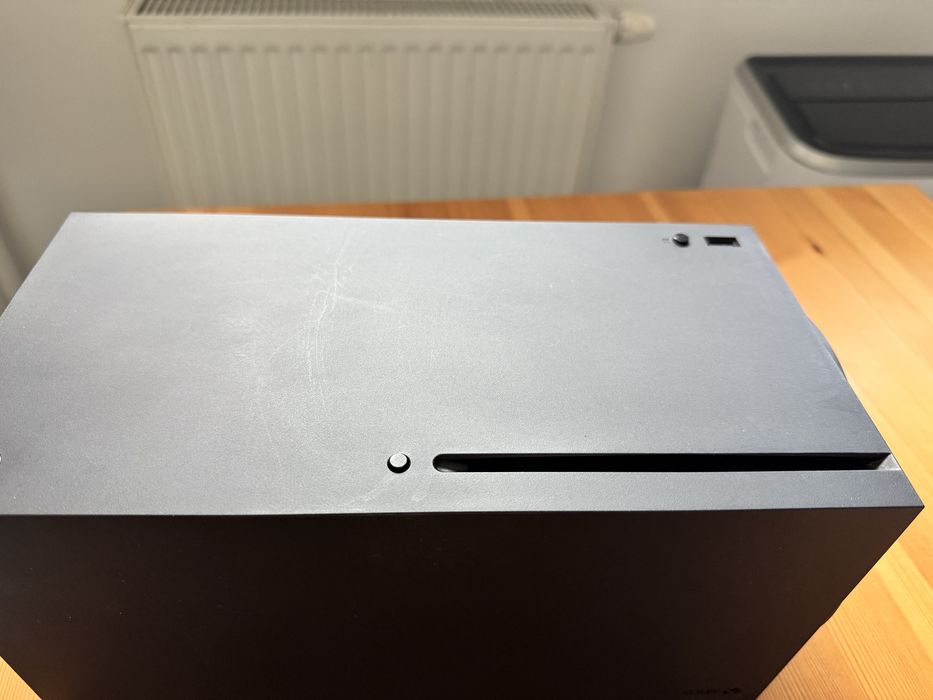 Xbox Series X + Space Marine 2