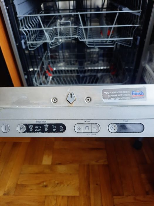 Uszkodzona zmywarka Hisense