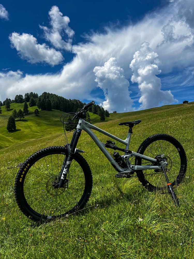 YT Capra AL 2023 L/ Enduro