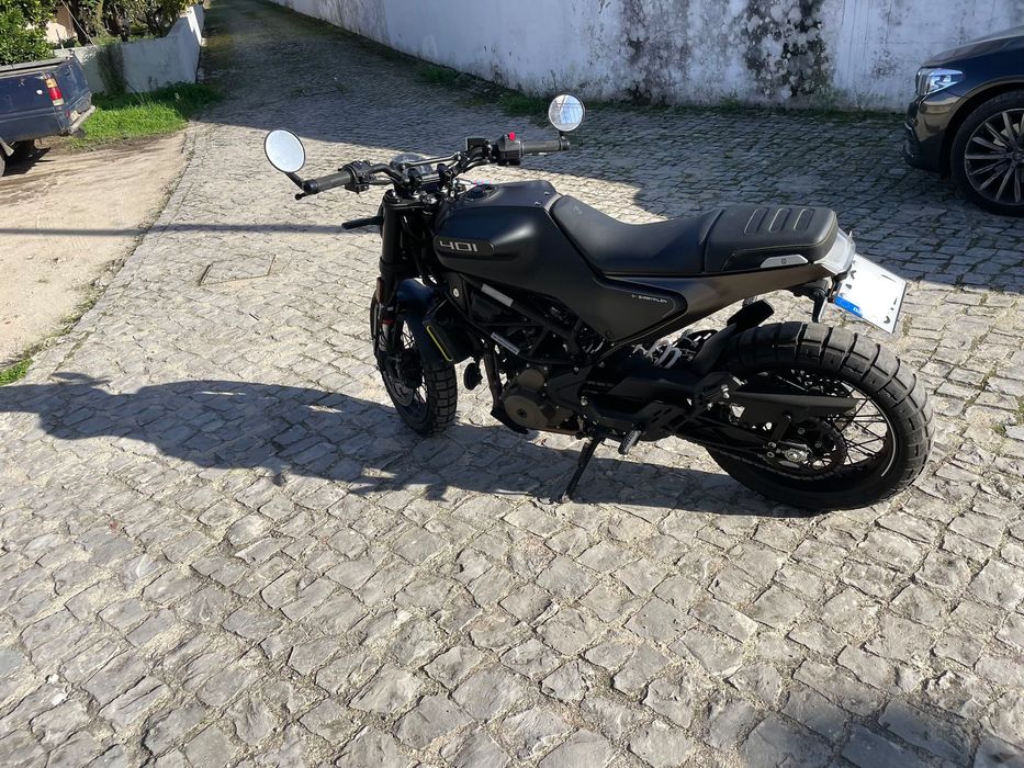 Husqvarna Svartpilen 401