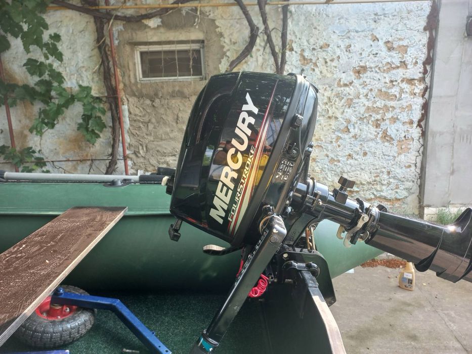 Двигун для човна Mercury