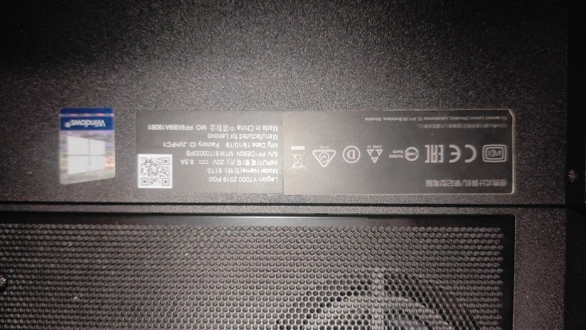 Laptop lenovo legion y7000