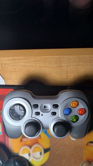 Джойстик Геймпад Logitech Wireless Gamepad F710