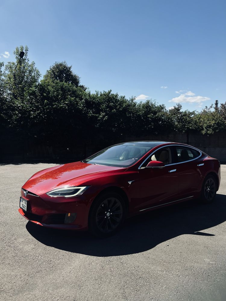Tesla model s  2017
