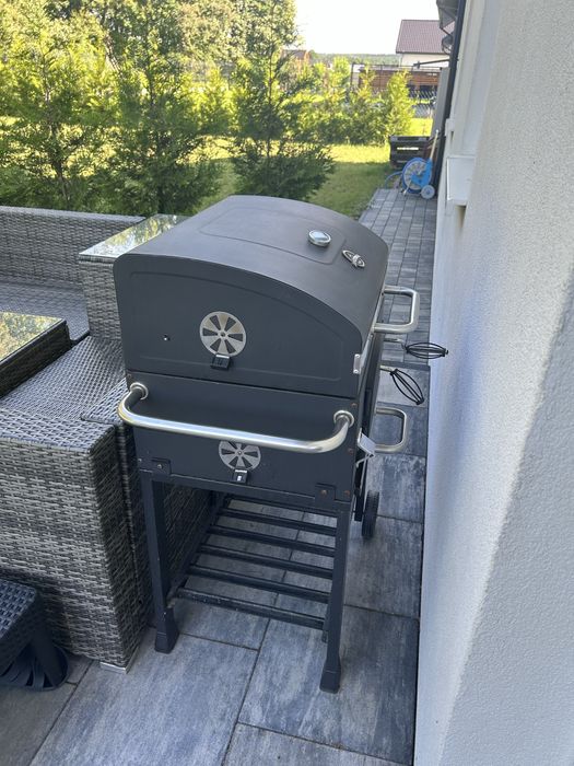 Oferta tylko do 30.11.3025rGril ogrodowy węglowy jak nowy