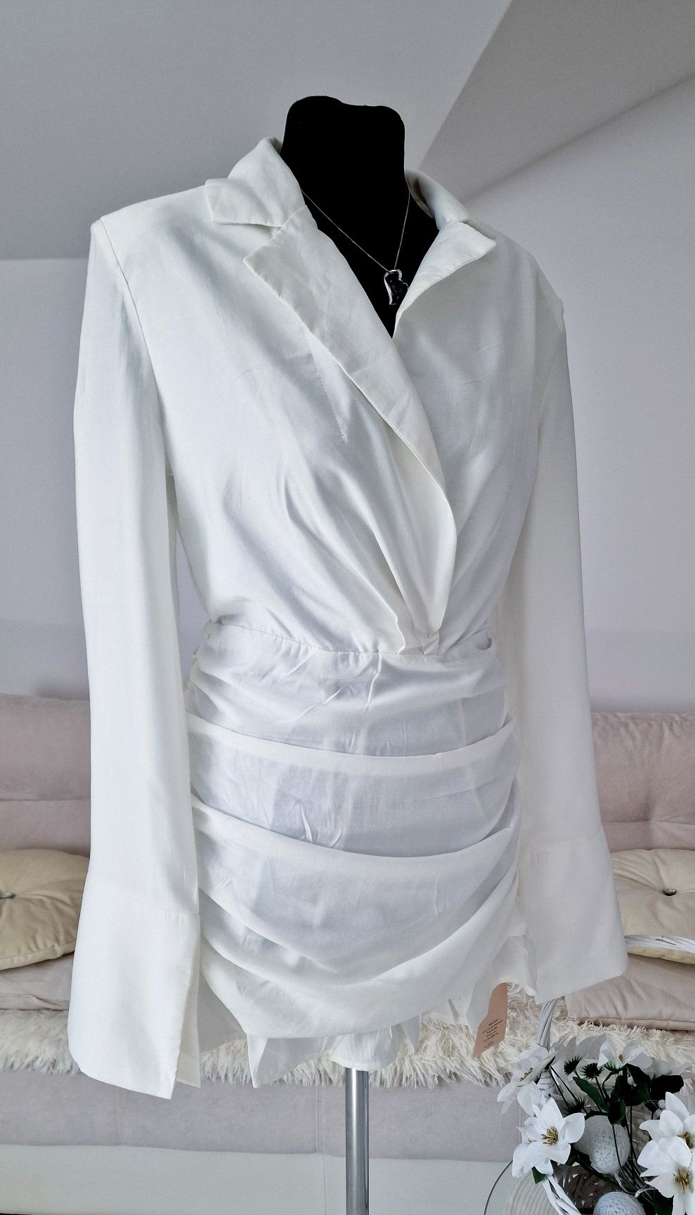 Biala sukienka "Shein ".