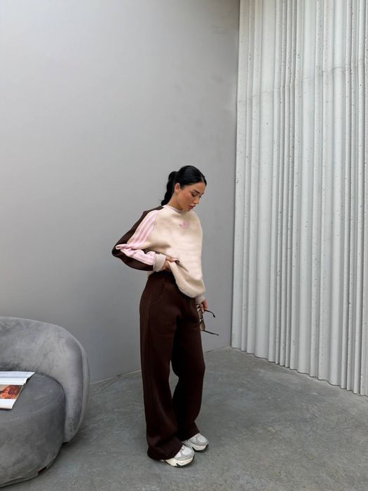 Жіночий теплий костюм