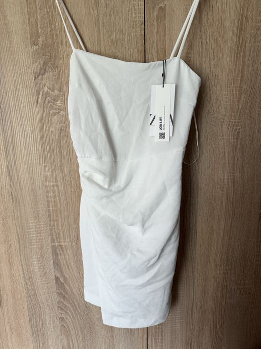 Biała sukienka Zara