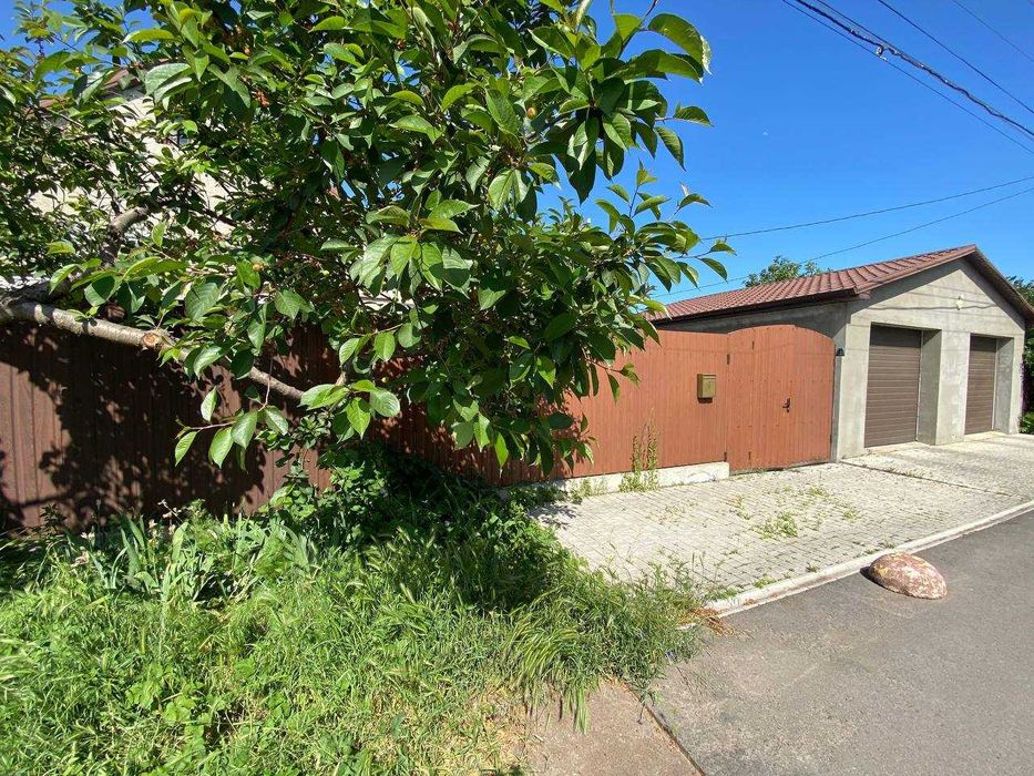 2 Дома+гараж на 2 машины Зеленый двор