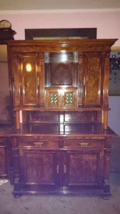 Kredens antyk po renowacji