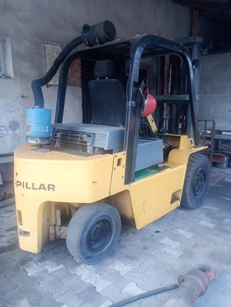 Widlak wózek widłowy caterpillar