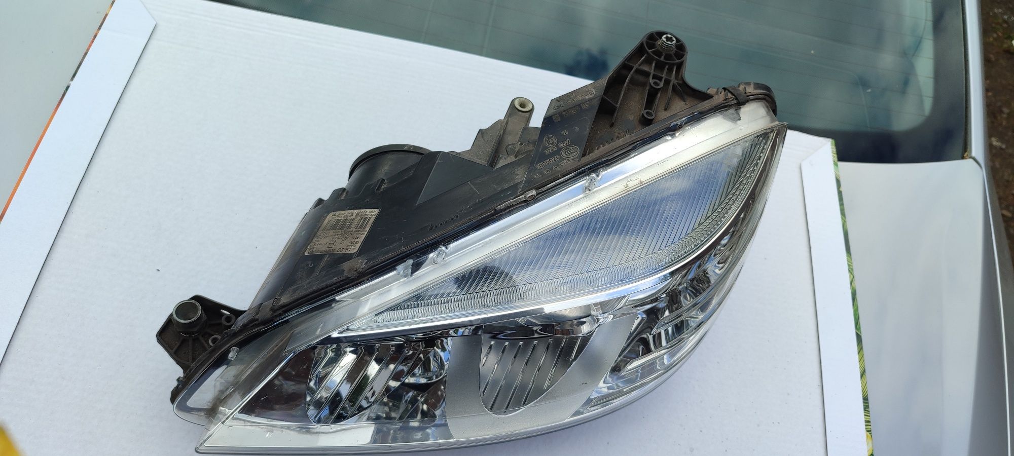 Lampa lewy przód Mercedes W204 C klasa Europa reflektor lewy