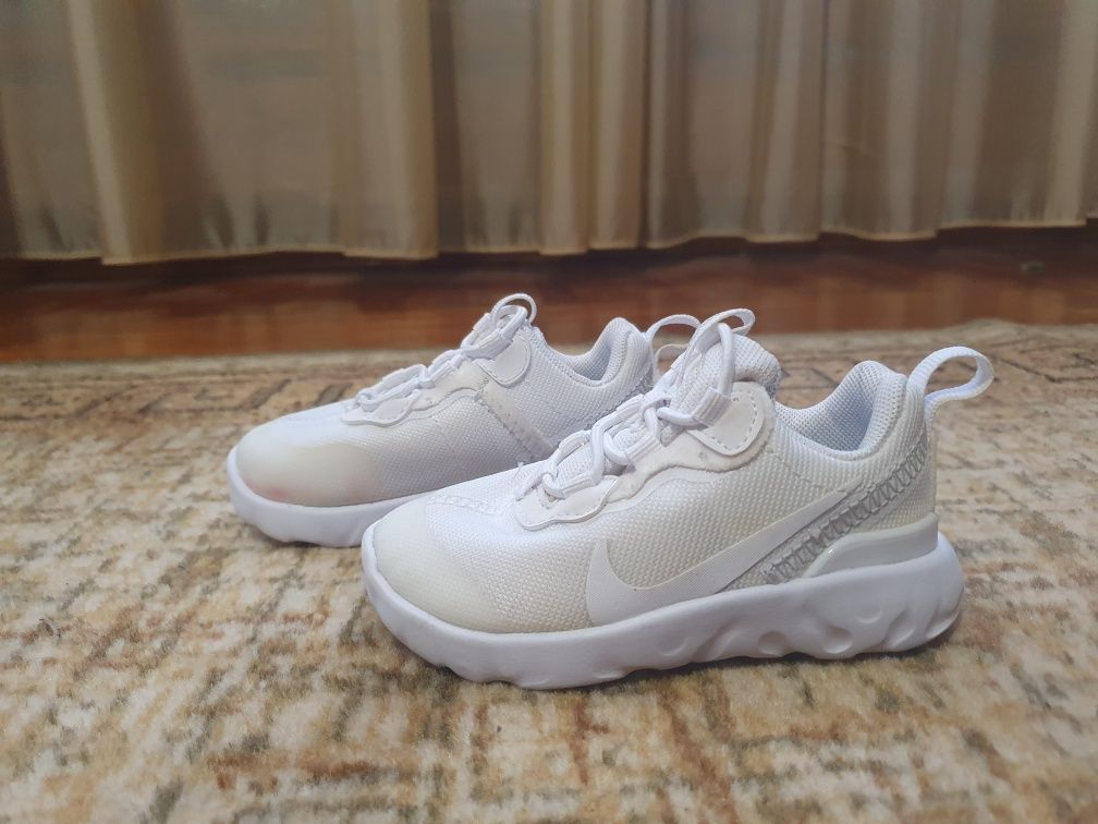 Кросівки Nike Element 55 21 розмір