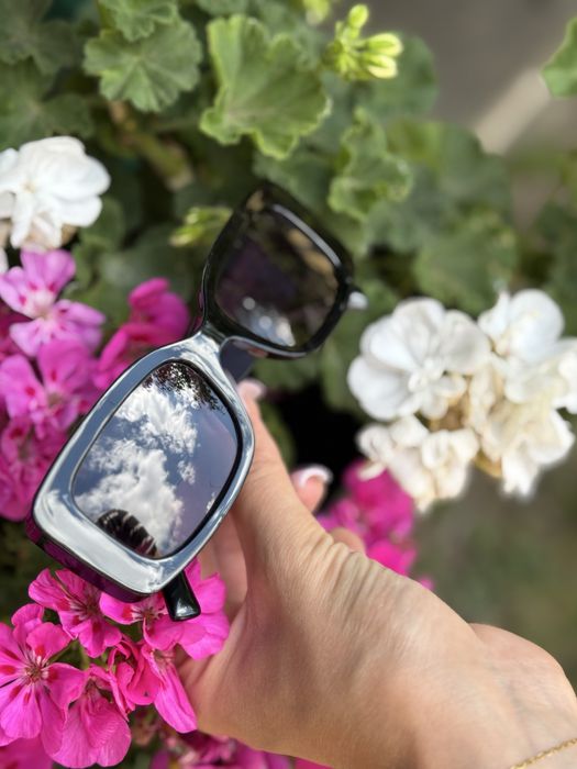 Продам жіночі квадратні сонцезахисні окуляри