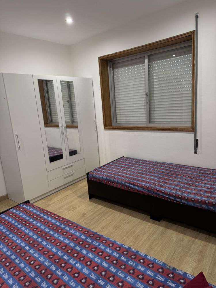 Quarto Para Arrendar Em Vila Nova De Gaia