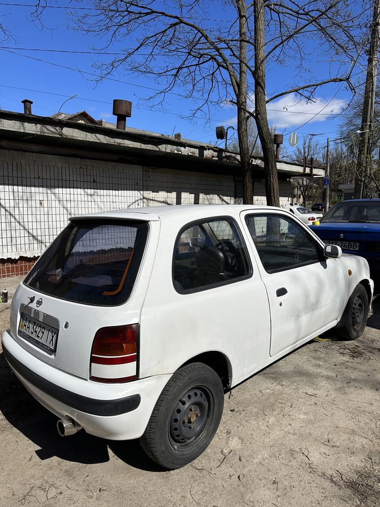 Nissan Micra сел поехал