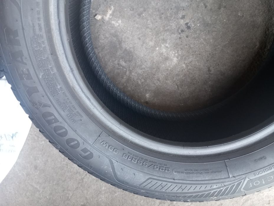 Opony zimowe 225/55/16 całoroczne. Super stan