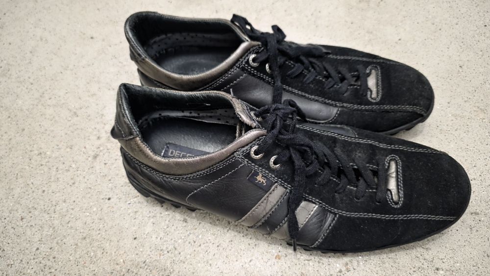 Sapatos decenio usados