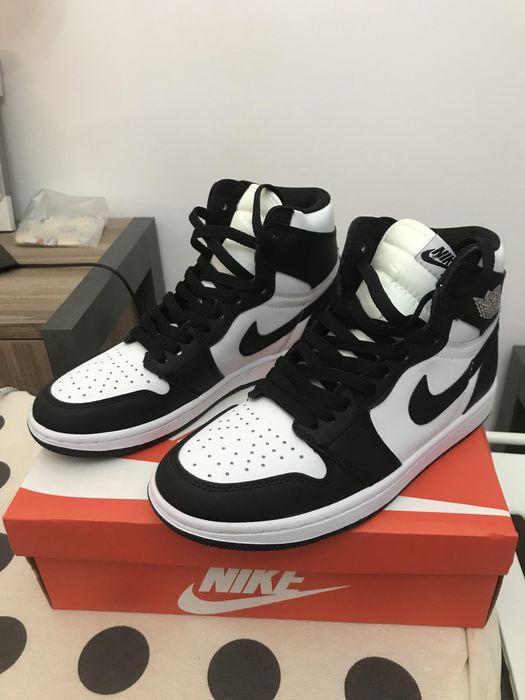 Air Jordan 1 Retro High Black & White
