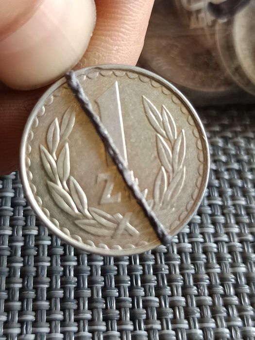 Sprzedam monetę 1 zloty 1983 rok skrętka odkrój blachy