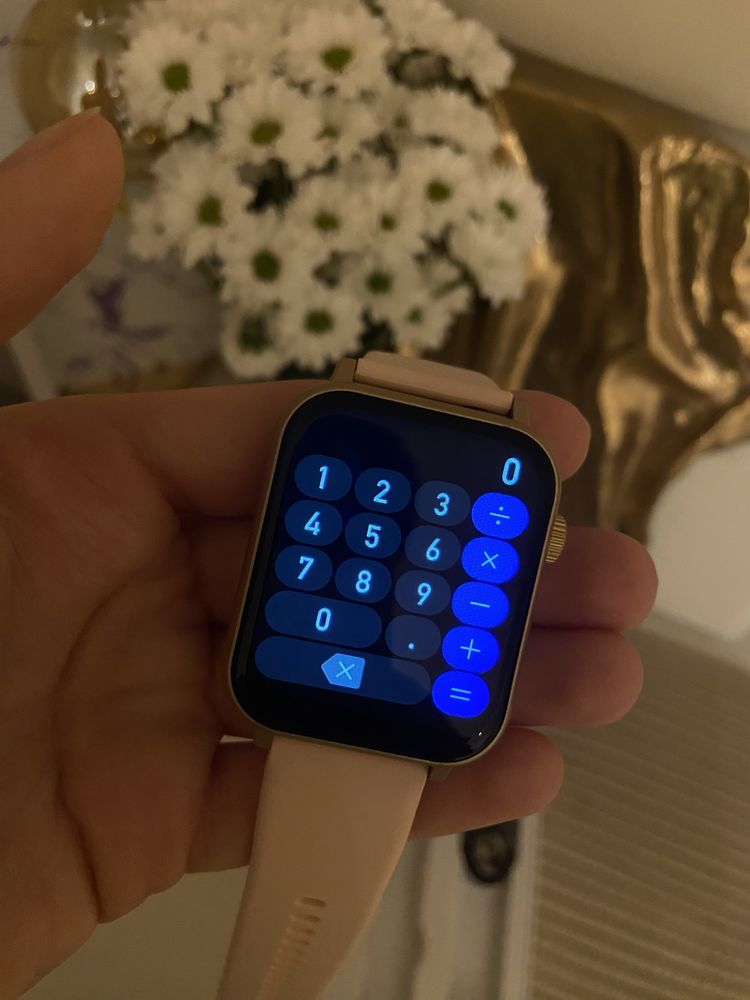 Zegarek smartwatch z 3 dodatkowymi opaskami