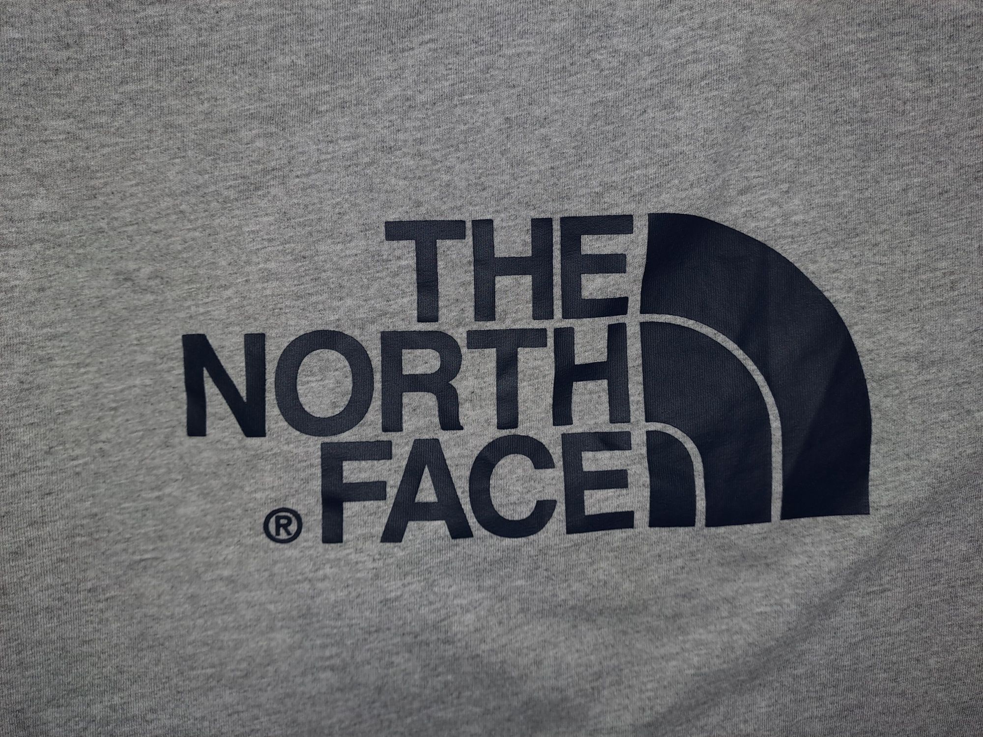 Продам футболку THE NORTH FACE