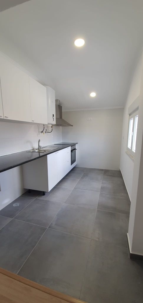 Apartamento no 2°andar com 2 quartos