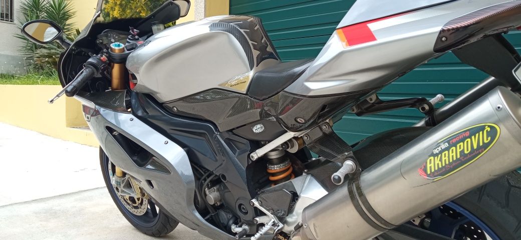 Aprilia rsv 1000r factory gen2