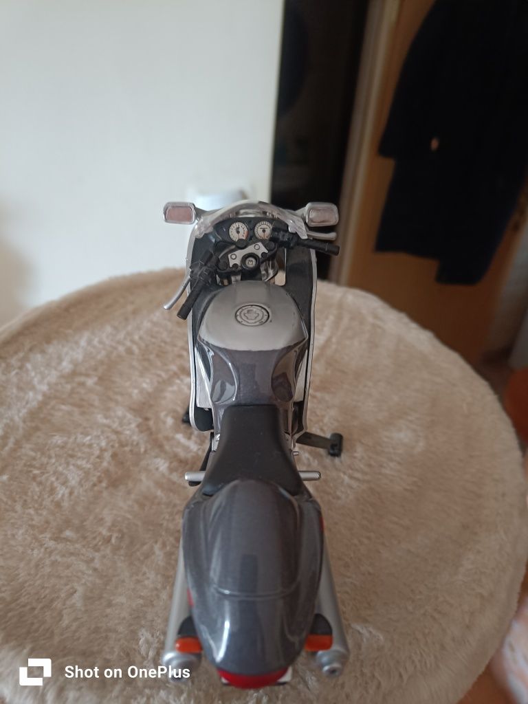 Model Suzuki GSX 1300R